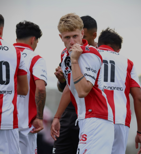 El delantero juvenil Pedro Baster (19 años) estuvo entrenando esta semana con el plantel profesional de #Instituto. 🇦🇹

▶️Baster es extremo y una de las figuras destacadas de la Reserva en este 2026.