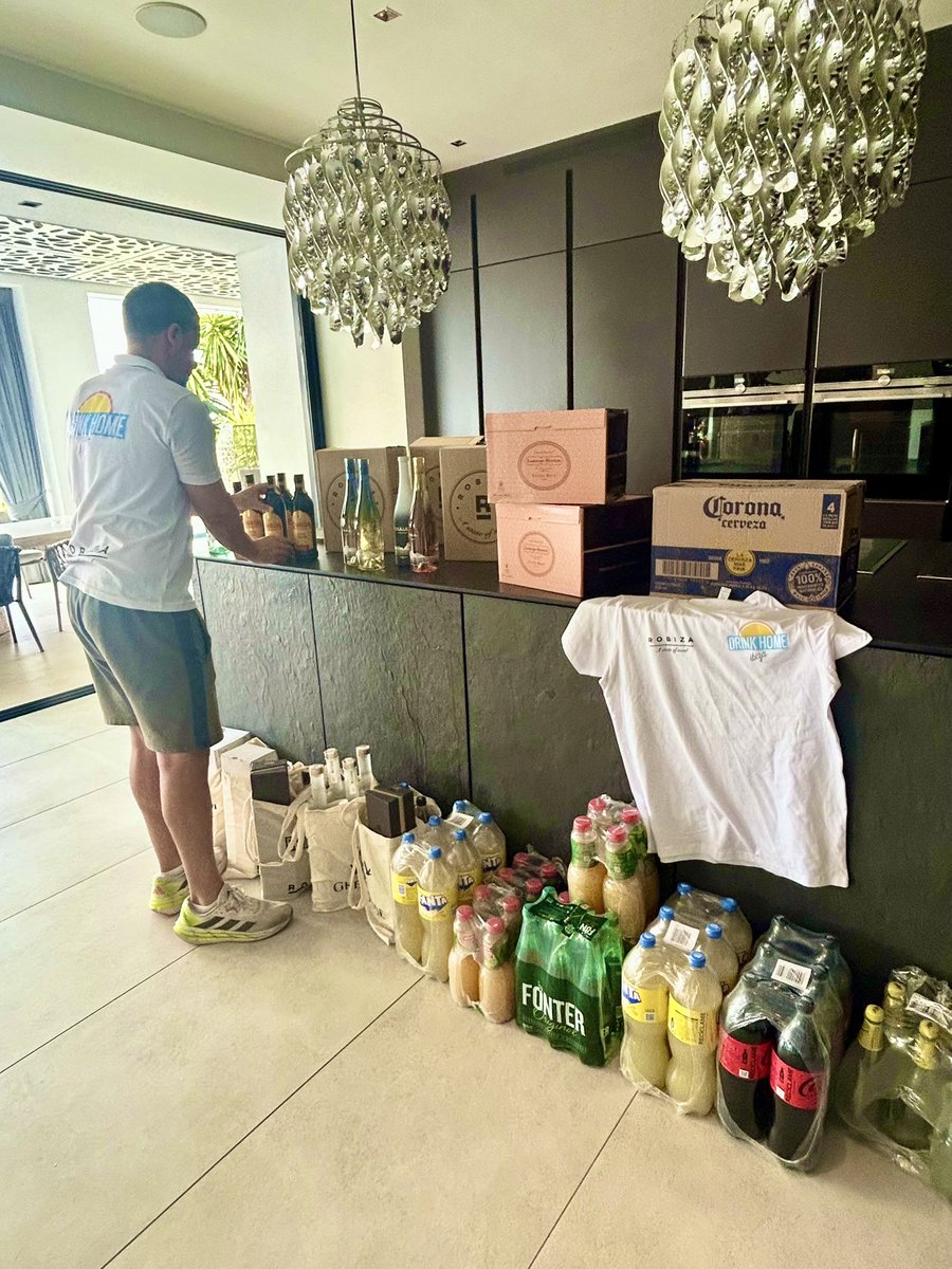 drinkhomeibiza's tweet image. Ready for the Opening events!🥂🏡 Drinks delivery 24/7 in 20 minutes✨ Since 2014✔️ #ibiza