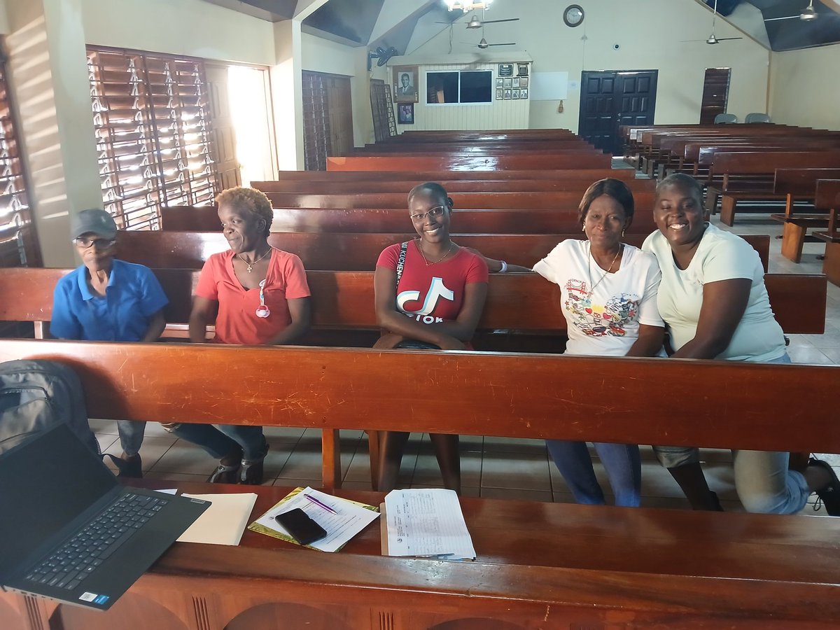EzrinMorrisECC's tweet image. The parents at the Seaview ECDC Parent place were photo-ready after a meaningful discussion on getting desired behaviors from our children. #ParentingMatters #12StandardsMatter @ECCJA @golebourne @ItzzMell_ECC3 @GrantShaunette @KemoyLeslie