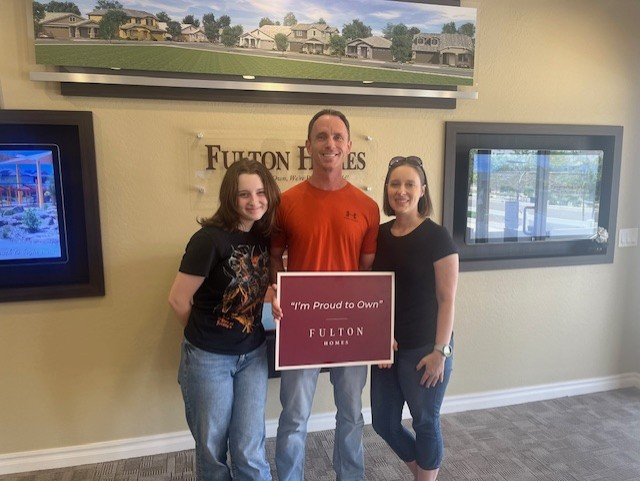 fultonhomes's tweet photo. We’re proud to welcome the Glynn family to their new home and our growing community. Here’s to the new chapter ahead!
#ProudtoOwn #HomeBuilder #Community https://t.co/OB8pGkr6Fq