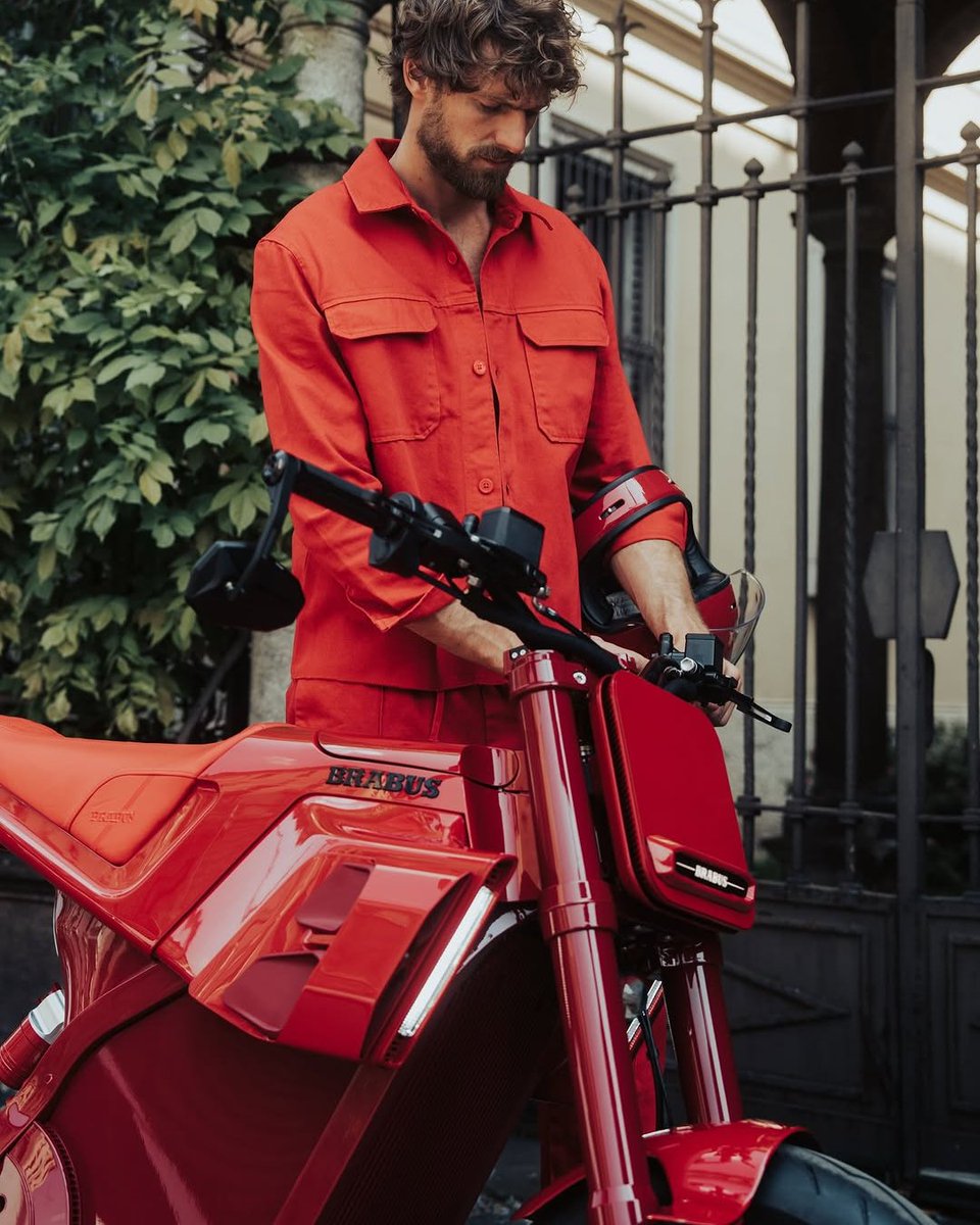 DigitalTrends's tweet image. Brabus enters the electric motorcycle space with DAB Motors. The Urban E First Edition offers a futuristic design and 93 miles of range.

#brabus #electricmotorcycle #technology #technews