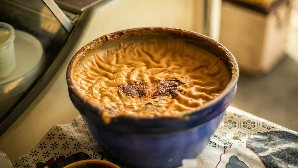 metstoiatable's tweet image. La teurgoule "tordre la bouche" de Normandie

#recette
piedsouslatable.blogspot.com/2012/10/la-teu…

  Plat typique de la Basse Normandie, la teurgoule fit son apparition vers la fin du 18e siècle. 

#normandie #tradition #gastronomie #Terroir #Cuisine