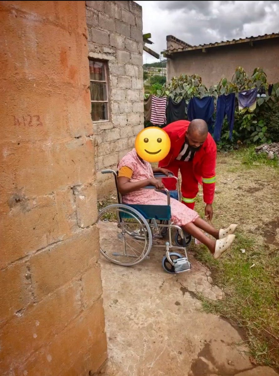 EFFKZN's tweet image. ♦️In Pictures♦️

The EFF KwaDukuza Subregion led by Subregional Chairperson Fighter Sthembiso Kheswa,today donated wheelchairs to elderly citizens from wards 14 &amp;amp; 24

The EFF is working tirelessly on the ground and giving back to communities.

#RegisterToVoteEFF  In The 2026