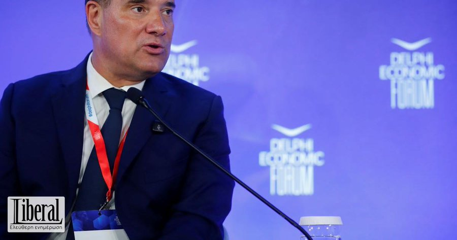 Αδ. Γεωργιάδης για την Ευρωπαία Εισαγγελέα: 
"Όσο μας επιτρέπει ακόμα η κ. Κοβέσι, έχουμε δημοκρατία..."

Ένας εισαγγελέας Έλληνας υπάρχει σ' αυτήν τη χώρα, για να μαζέψει αυτόν τον προκλητικό απόγονο του Παττακού;
Ένας!!!