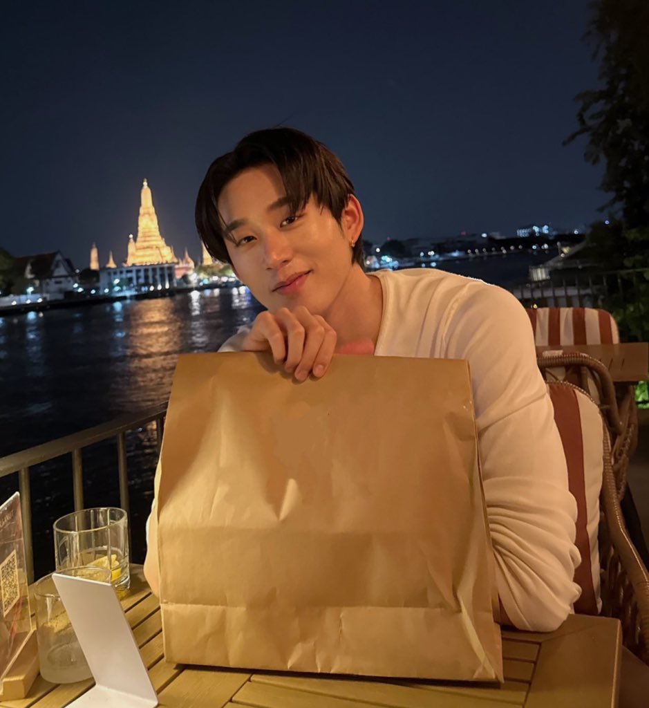 ^ྀི มอเอ ₂ tweet media