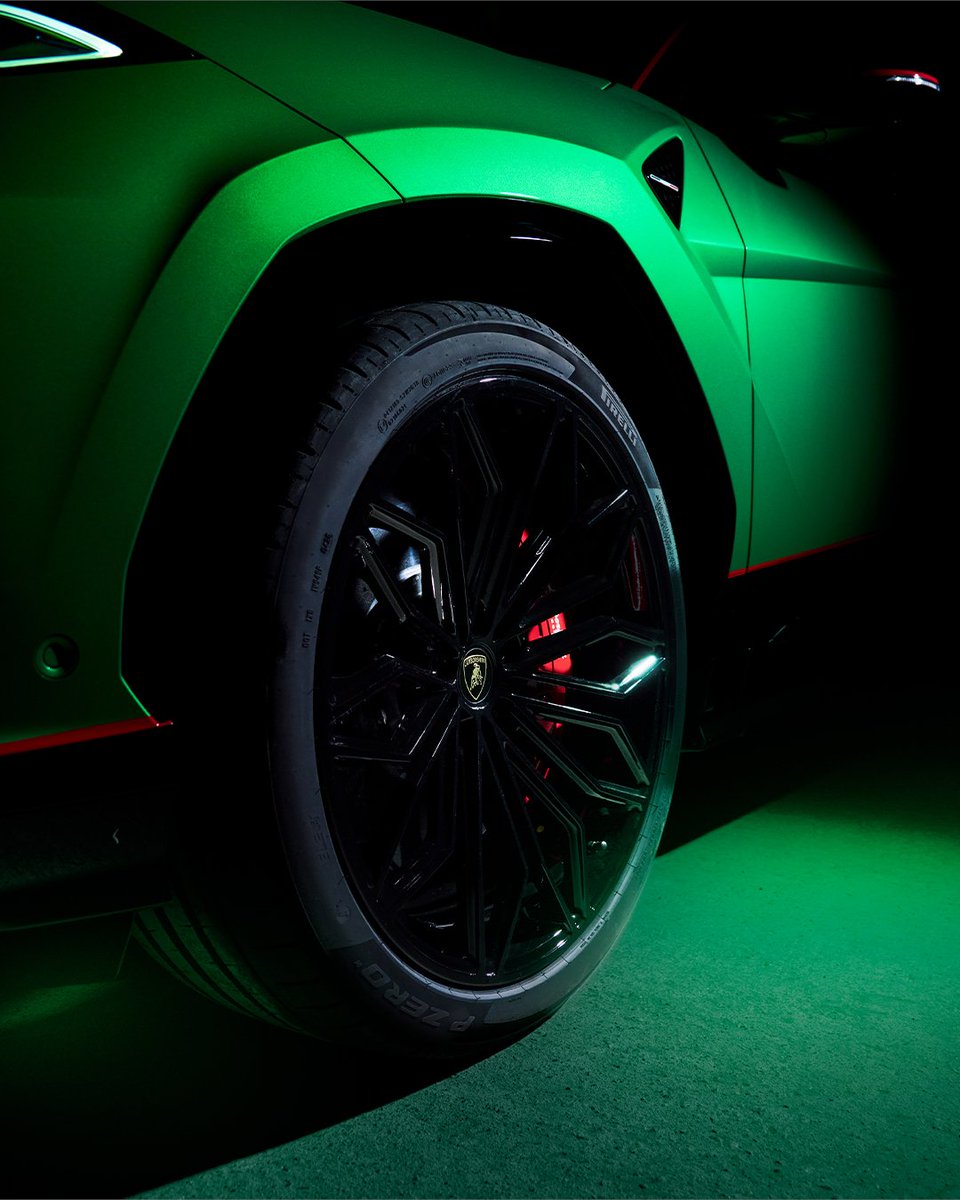 Lamborghini tweet media