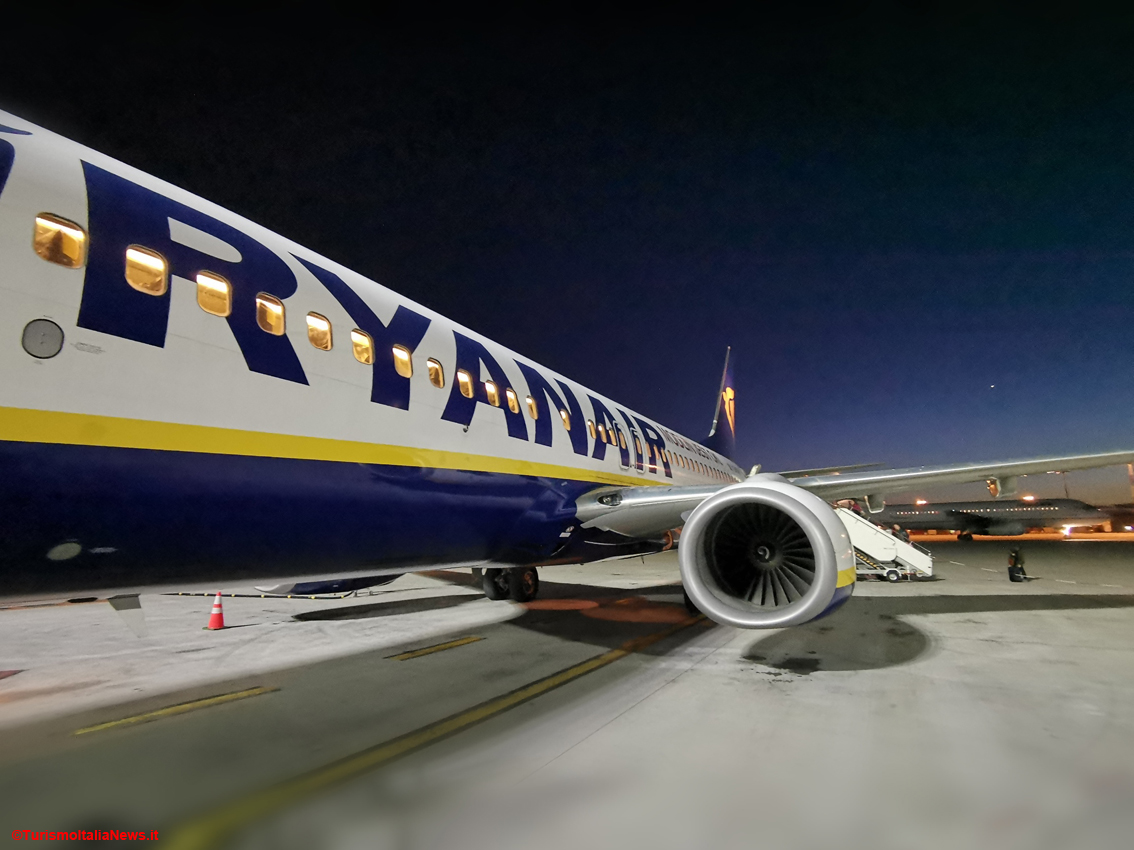 TurismoItaliaNw's tweet photo. RYANAIR | Da novembre 2026 check-in e bag drop chiuderanno 60 minuti prima della partenza (contro i 40 attuali)
Leggi la notizia https://t.co/GEMlPa3WxR

#ryanair #novembre2026 #checkin #bagdrop #aeroporti #voli #turismo #italiantravelpress @RyanairPress @Ryanair @Ryanair_IT https://t.co/gyVgVOaviD
