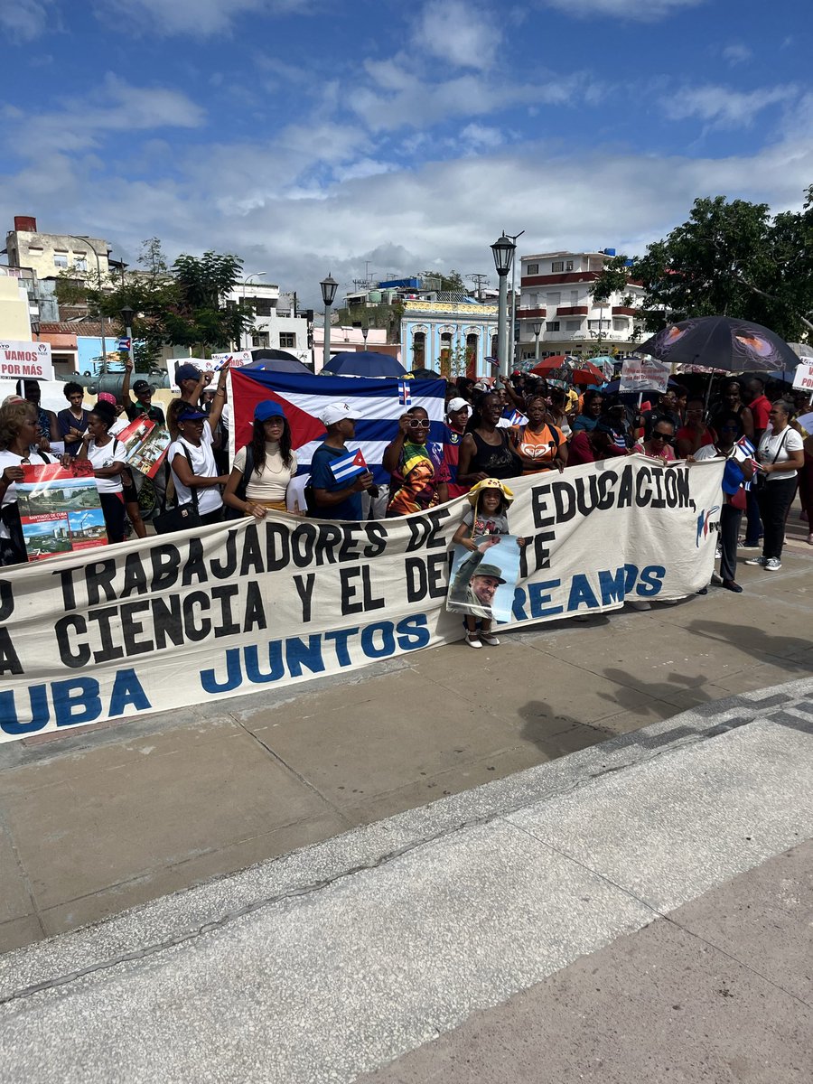 lorente_pavia's tweet photo. Plenaria del Inder municipal: unidad, compromiso y acciones en saludo al Primero de Mayo, junto a la recogida de firmas por la patria.

#PrimeroDeMayo #Inder #Unidad #PorLaPatria #RevoluciónCubana https://t.co/JioO0nykiF