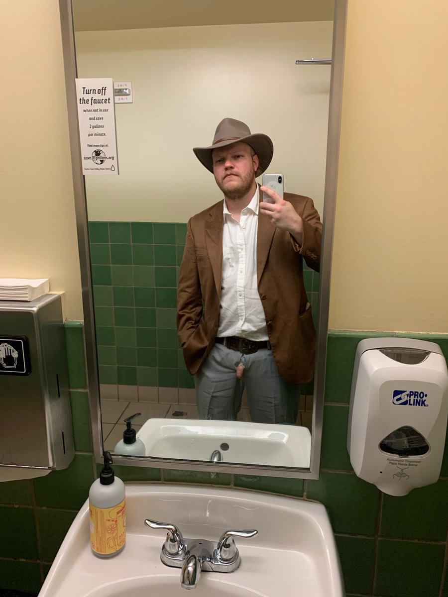 Just realizing I didn’t know how to check new chat requests. 
#uncut #smallcock #tinydick