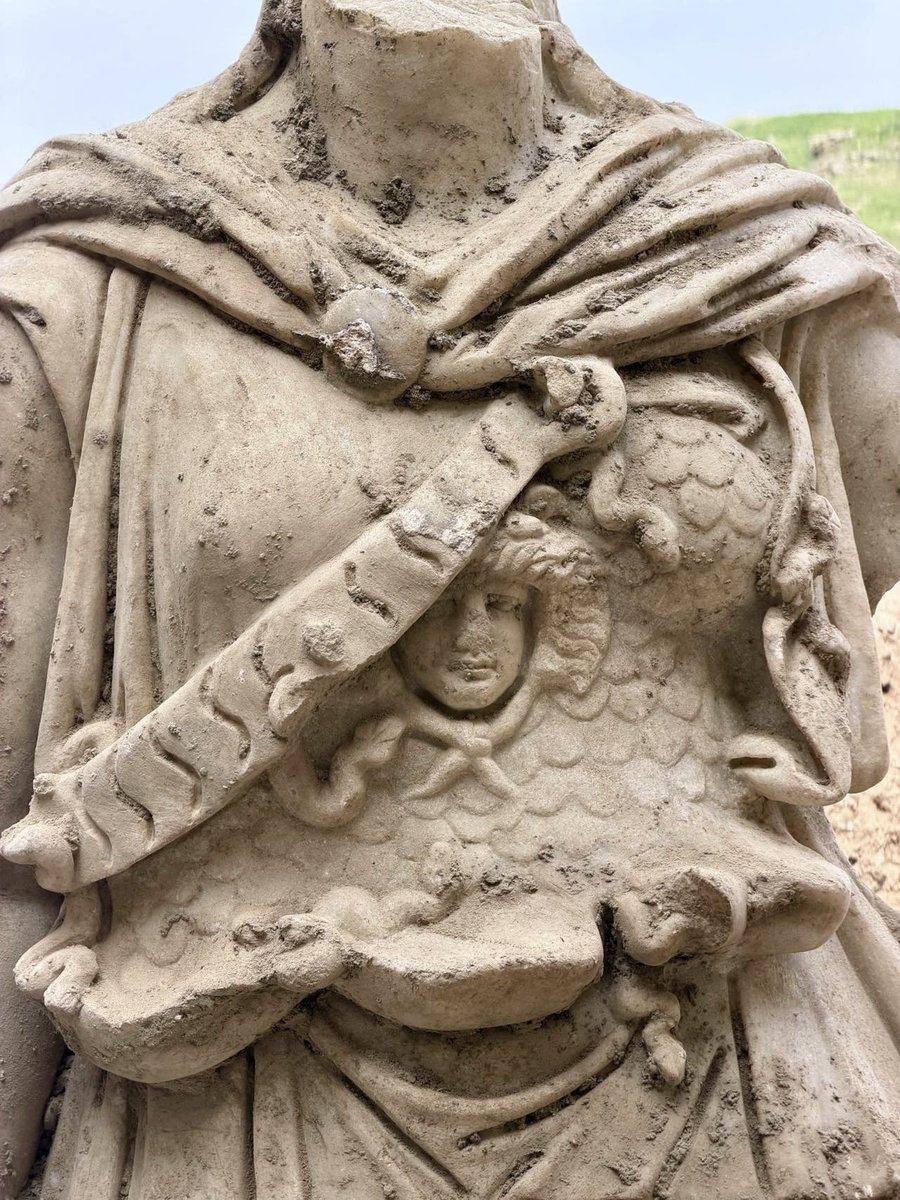 New Athena/Minerva just dropped! A two-metre marble statue of the goddess of wisdom, wearing her Gorgon aegis armour, has been unearthed in the Western Theatre of Laodicea. 
(Images: Turkish Ministry of Culture)