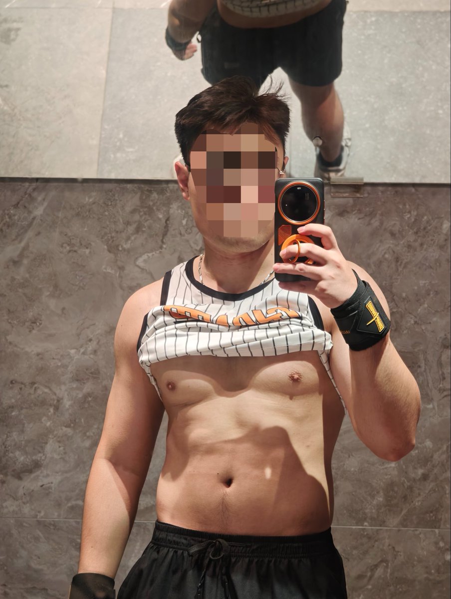 一个普通帅哥 tweet media