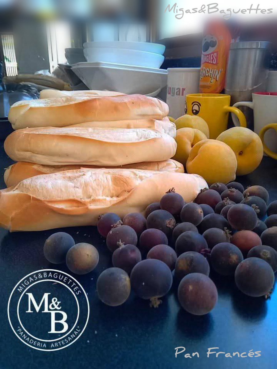 migasybaguettes's tweet photo. Saliendo los panes franceses de 90 g, corteza crujiente y miga suave tipo algodón 🔥
Trabajando ando 😜
#panfrances #francesitos #pandebarras #panespañol #barrasespañolas #pansiciliano #pansicilianito #migasybaguettes #hogazas #pan #panaderia #bakery https://t.co/Uh04Ukr3Wv