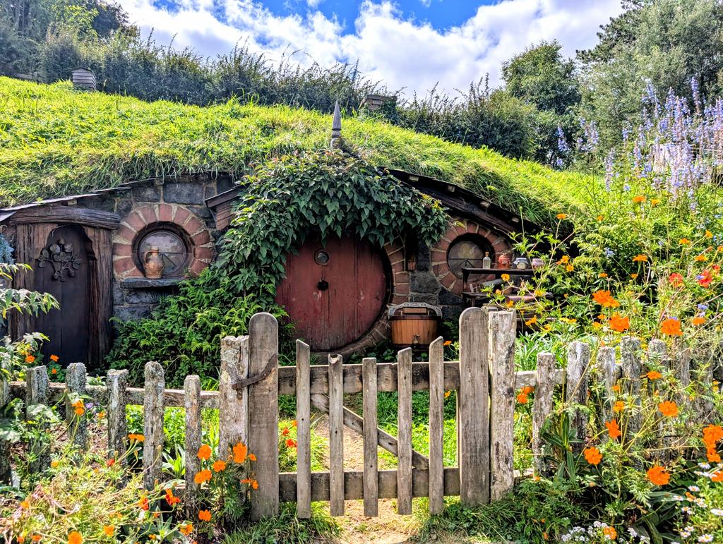 williampueyo's tweet image. Hobbiton village 
#hobbit #newzeland #travel #voyage #photos