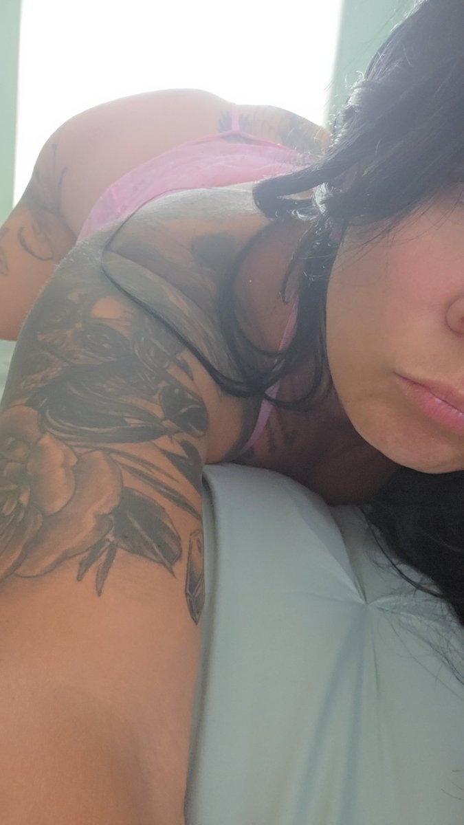 StephanieDesan5's tweet photo. @StephanieDesan5 subscribe to my OF 
https://t.co/wiXUkdSdwF
#milf #bbc #gooner #florida #sexy #sizequeen https://t.co/xIJIjIIATJ