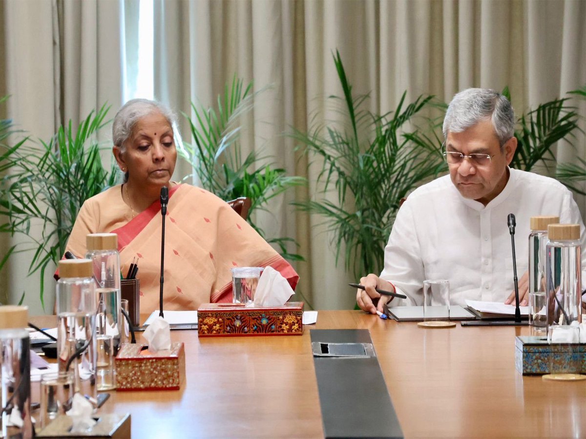 ani_digital's tweet image. Sitharaman holds meeting with banks on emerging threats linked to AI models, asks them to take  measures to secure IT systems, safeguard customer data

Read @ANI Story | aninews.in/news/national/…

#Sitharaman #AI #IT #Customerdata