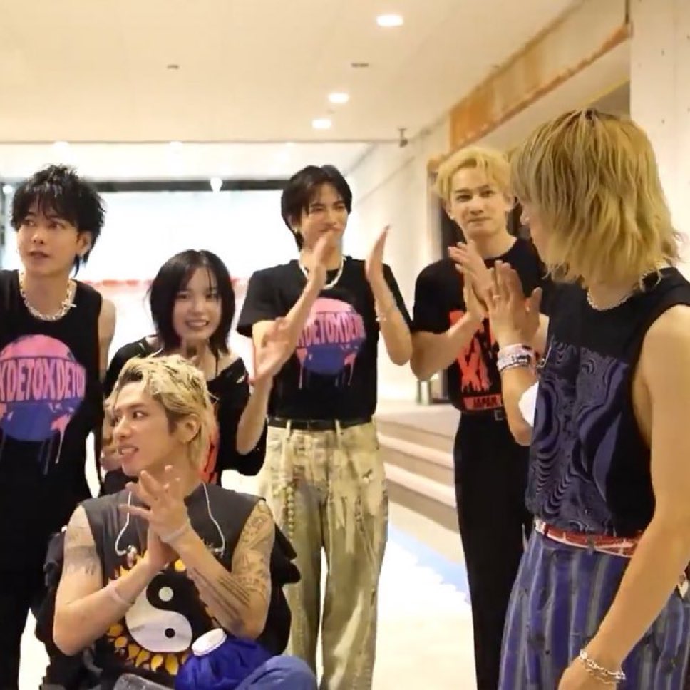 <a href="/ikudou/">oversway</a> Toru jealous + mad a Takeru bc he made the character that was -partially- inspired on him to look like he was in love with the vocalist 👆🏻