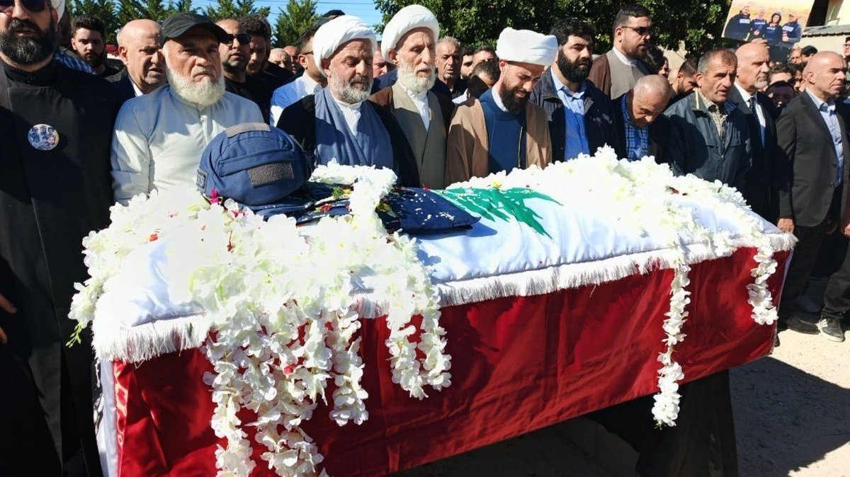 SaveSJarrah's tweet image. #Lebanon, 23 Abr 2026
Lebanese mourn Journalist Amal Khalil who was killed yesterday in an Israeli airstrike in southern Lebanon while she was covering the events on the south of the country.
#NetanyahuWarCriminal #Boycottisrael
#TrumpWarCriminal #BoycottUSA