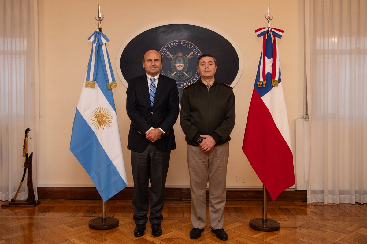 Ministerio de Defensa tweet media