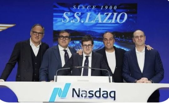SS Lazio e Nasdaq: utopia o possibile realtà?

Il Nasdaq è molto selettivo. Tra i criteri principali:

- Prezzo minimo dell’azione (~4$)
- Capitalizzazione e liquidità elevate
- Bilanci solidi e prevedibili
- Governance trasparente e standard internazionali
- Modello di business