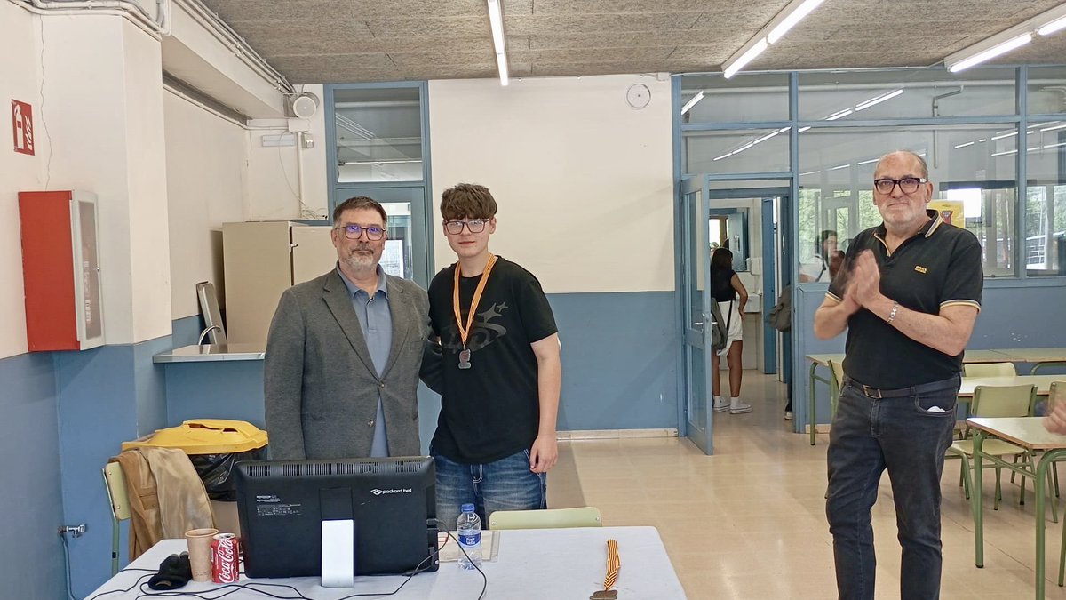 #EnImatges Torneig d'Escacs Sant Jordi 2026, a l'Institut Joan Brudieu de la Seu d'Urgell. El guanyador ha estat Nil Fernández Puerto. La competició l'ha organitzat el Club d'Escacs #laSeu, conjuntament amb el Consell Esportiu de l'#AltUrgell i <a href="/PEUSAenergia/">PEUSA</a>.