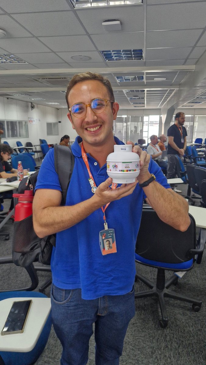Sendo o garoto-propaganda do Gás do Povo! OLHA O GÁS!!!