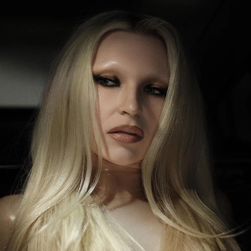 “Fantasy” (Feat. Cobrah) está sendo adicionada nas playlist “New Music Friday” do Spotify.