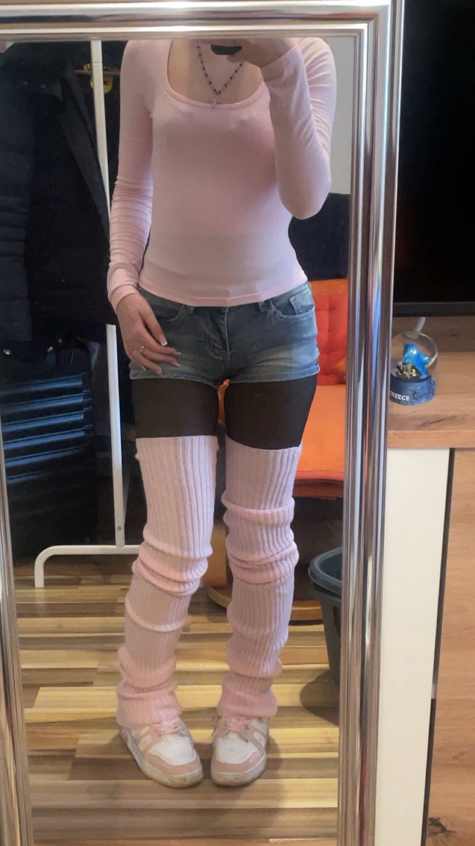 GodessHerrin's tweet image. Na du köter 🤪, bevor du mir schreibst will ich Geld sehen. Also drück ab!🥸🐷
#finddom #herrin #payme #feetworshi̇p