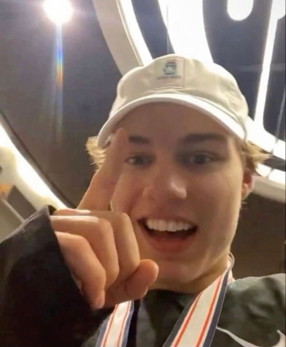 wshckey's tweet image. you just gotta love the duality of connor bedard