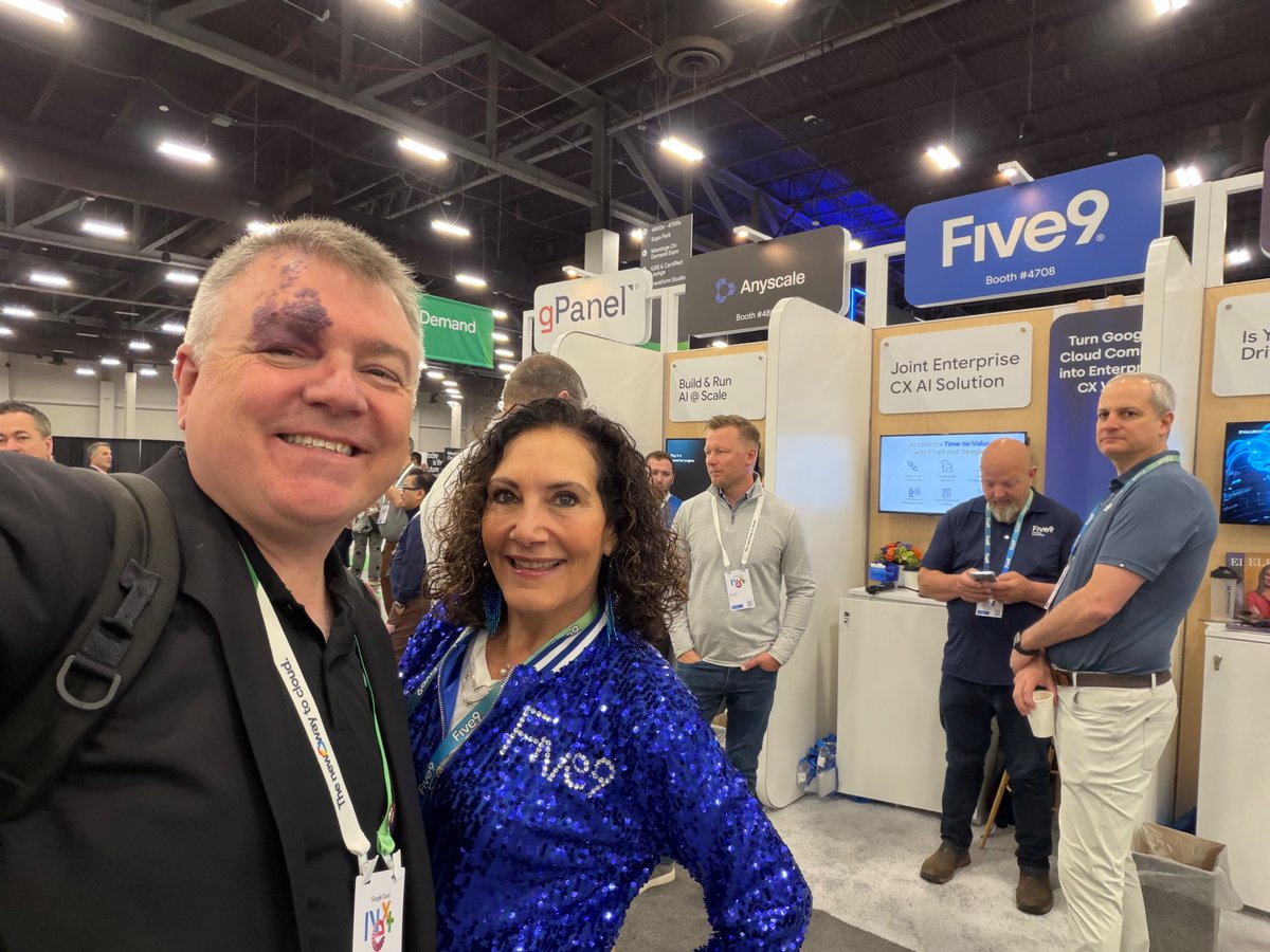 tcrawford's tweet image. Walking through the @GoogleCloud Next expo floor...which is MASSIVE! Lots to see. Always great to see @LisaLisajm5 at the @Five9 booth!

#CIO #CMO #CCaaS #AI #Cloud #GoogleCloudNext #CXNation @laurasmackey