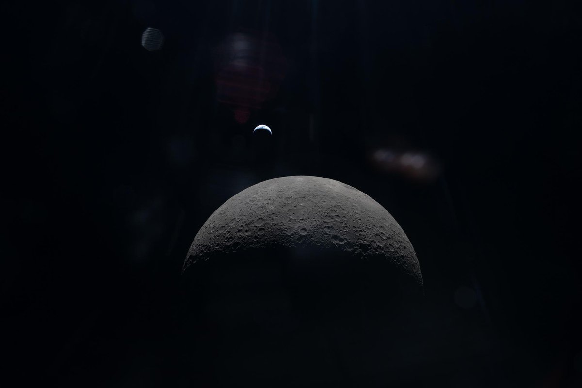 ASE_Astronauts's tweet image. "We live on this extraordinary planet, Earth, and it is truly out in the void of space. It was really unique to see it from the far side of the Moon." – @Astro_Jeremy #ArtemisII #EarthWeek2026