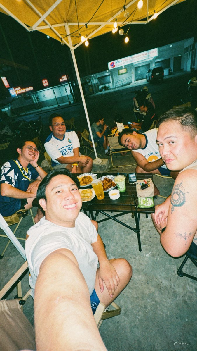 giancarlooow's tweet photo. somewhere along the street of Gensan https://t.co/e3ORkEgh35