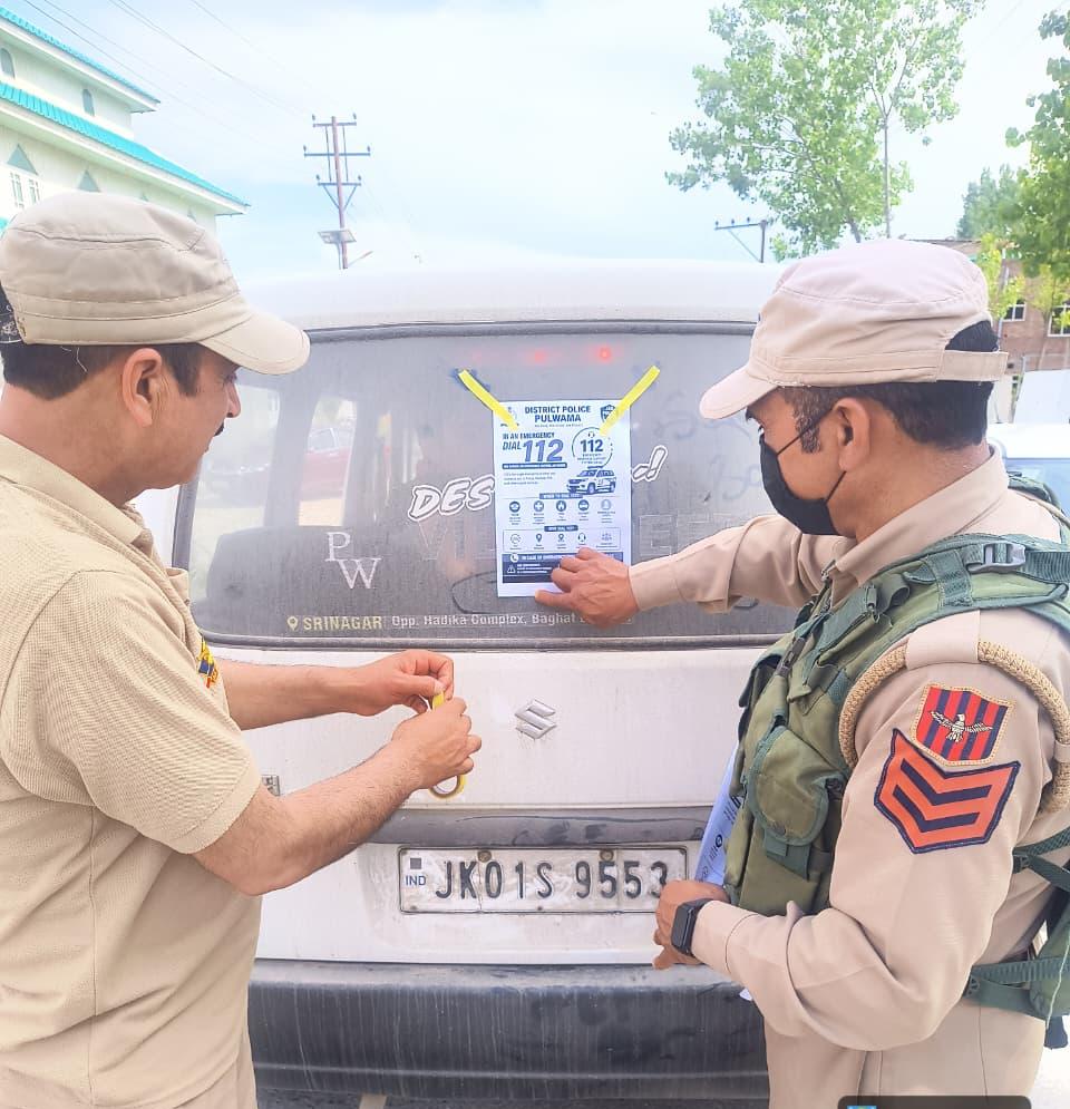 ssppul's tweet image. Pulwama Police conducts district-wide awareness drive on #ERSS112 across banks, colleges &amp;amp; public places; posters displayed to boost outreach. Citizens urged to use 112 in emergencies.

#PulwamaPolice #EmergencyResponse @JmuKmrPolice @KashmirPolice @DigSkr