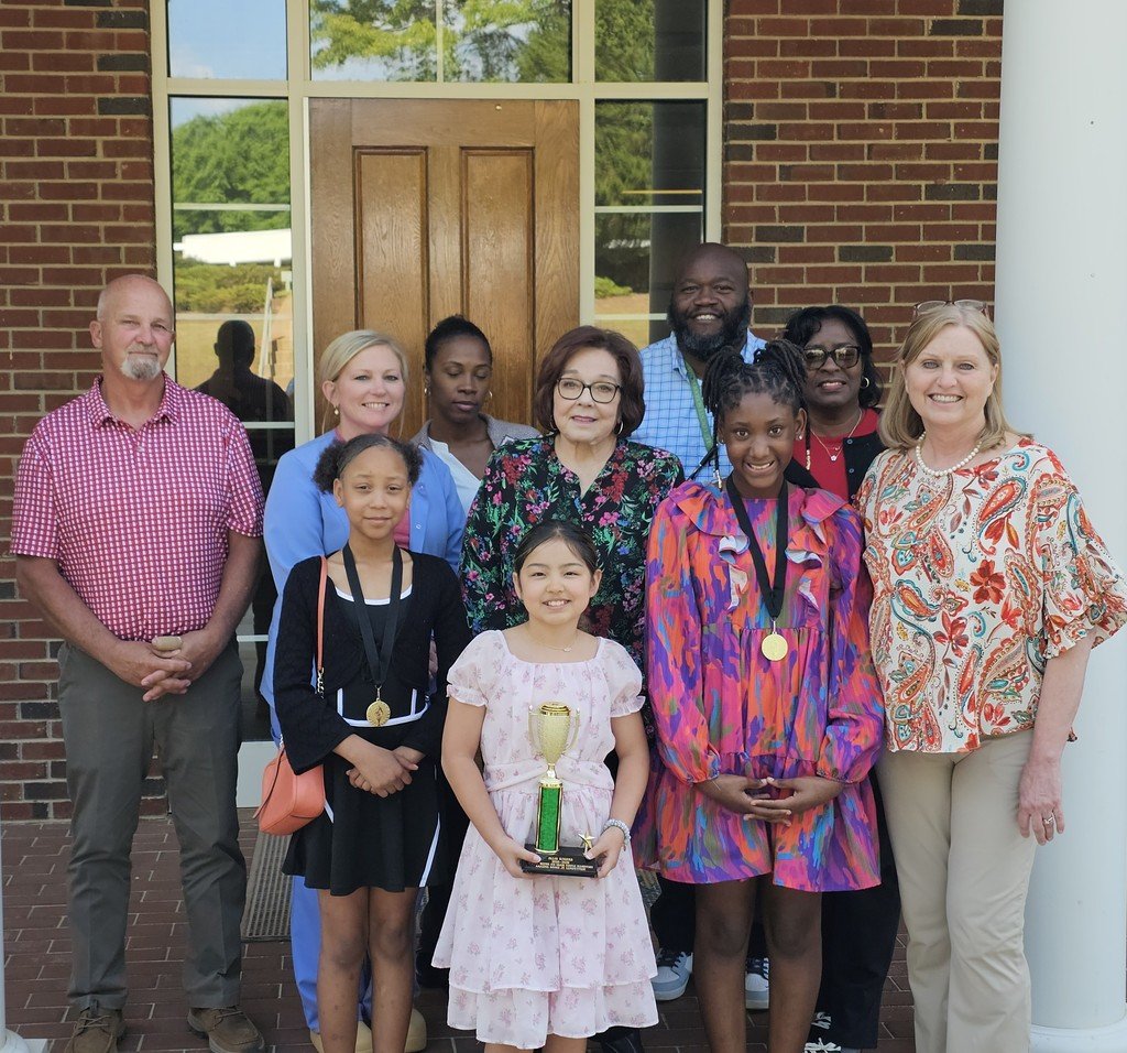 WFBRams's tweet photo. 🎉 Congratulations to our 2026 Amazing Shake Jr. winners! 🎉

WINNER: Allia Rogers - Fairfax Elementary - 4th grade
Second Place: Cailer Tucker - Fairfax Elementary - 5th grade
Third Place: Jewel Bowman - Eastside JP Powell Magnet School  - 5th grade https://t.co/rAgqinY4os