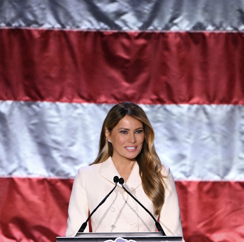 MELANIAJTRUMP's tweet photo. #PoweroftheFirstLady ๐บ๐ธ https://t.co/GenlvtEpzc