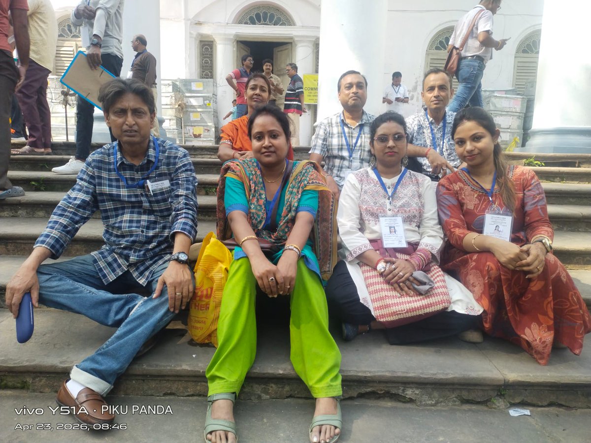 তিন দিনের Commissioning Of EVMs এর আজ প্রথম দিন। এক নতুন অভিজ্ঞতা! নতুন কিছু শেখা (শ্রীরামপুর কলেজ)
#PaltanoDorkarChaiBJPSorkar