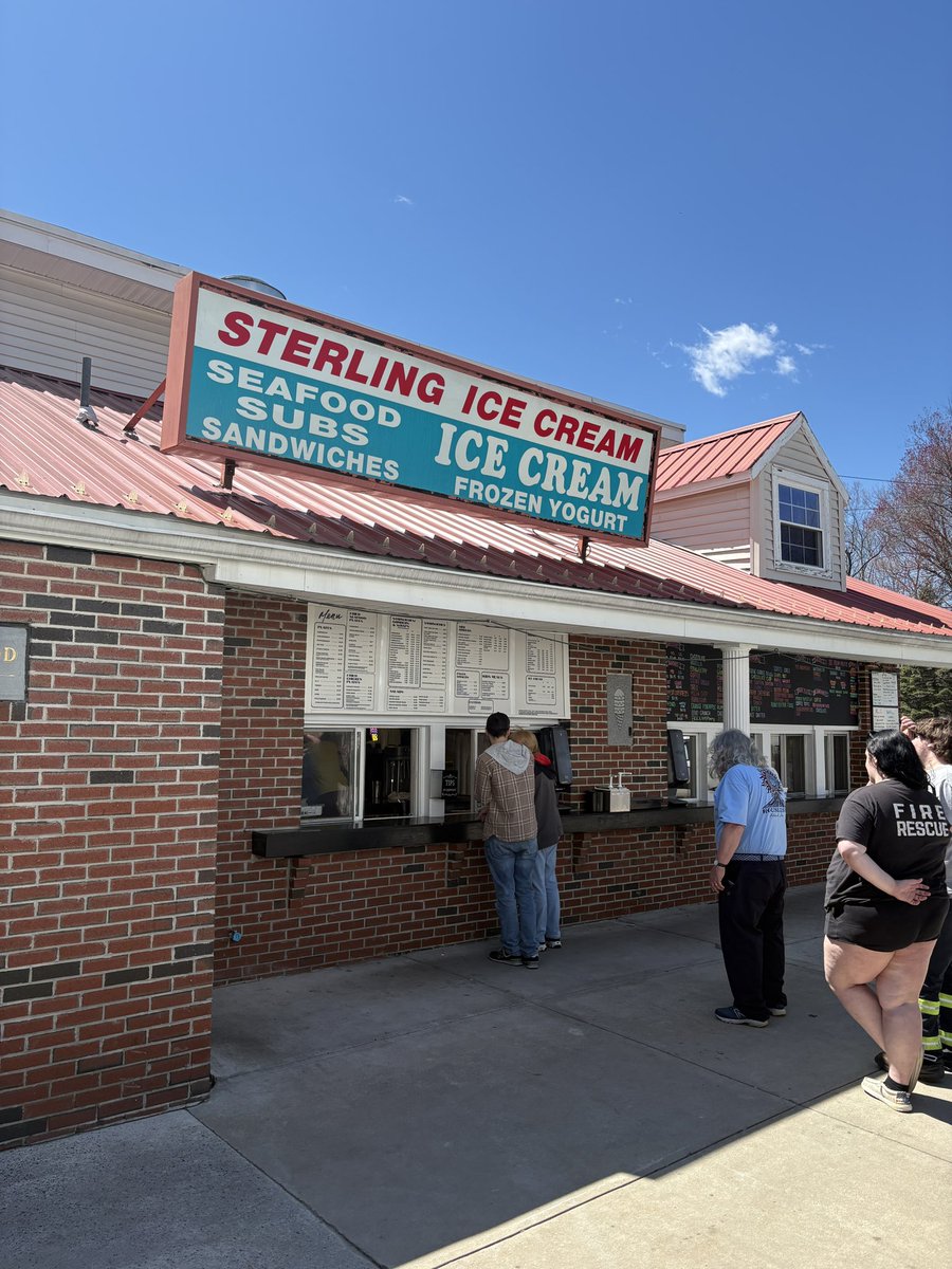 SRShift4's tweet photo. Spring is here! And so is @SkyTabPOS from @Shift4 at Sterling Ice Cream in Sterling, MA. New owners have the industry best POS in place and are ready for the warm weather
#Shift4 #SkyTabPOS https://t.co/kpuMCJYN3H