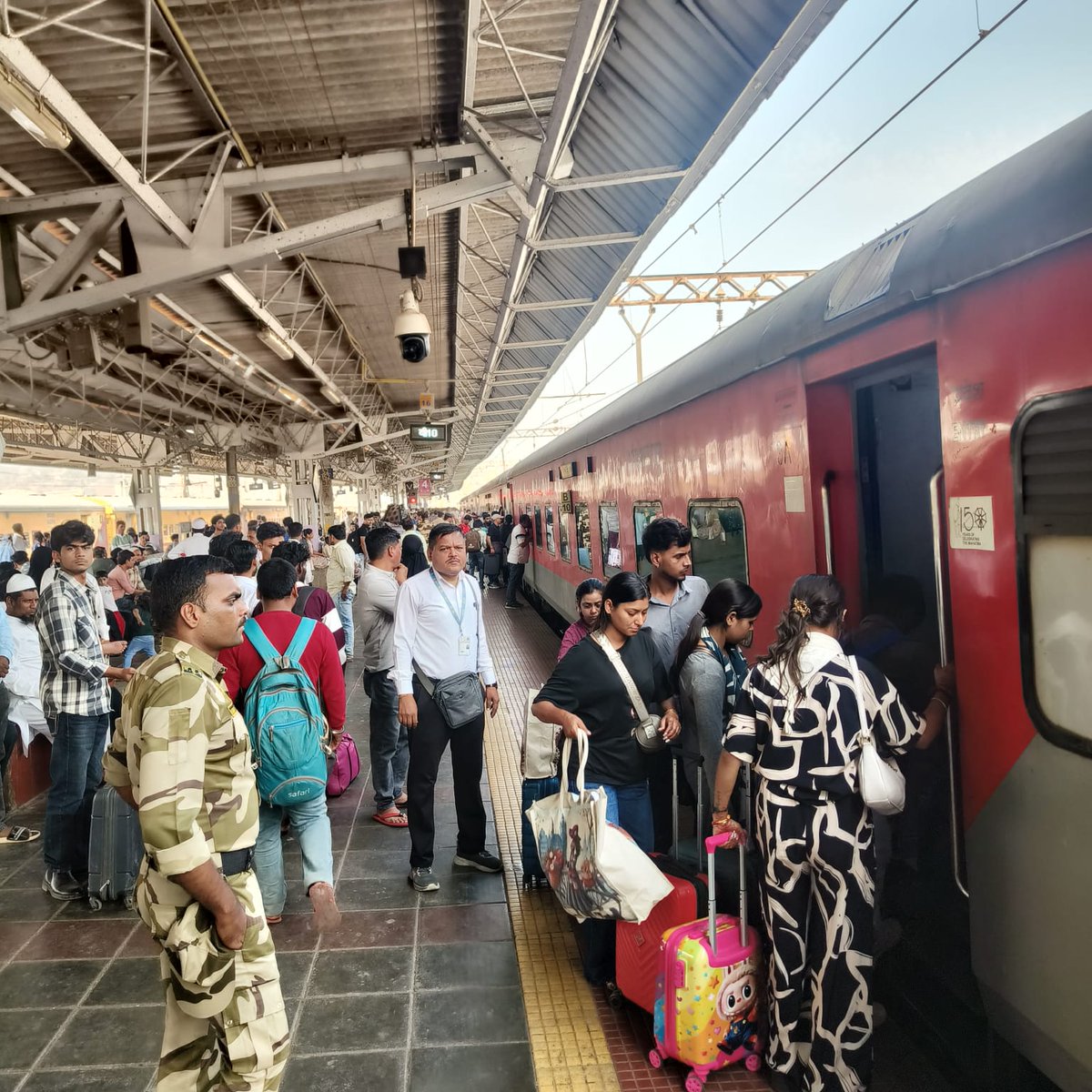 DRM Mumbai CR tweet media