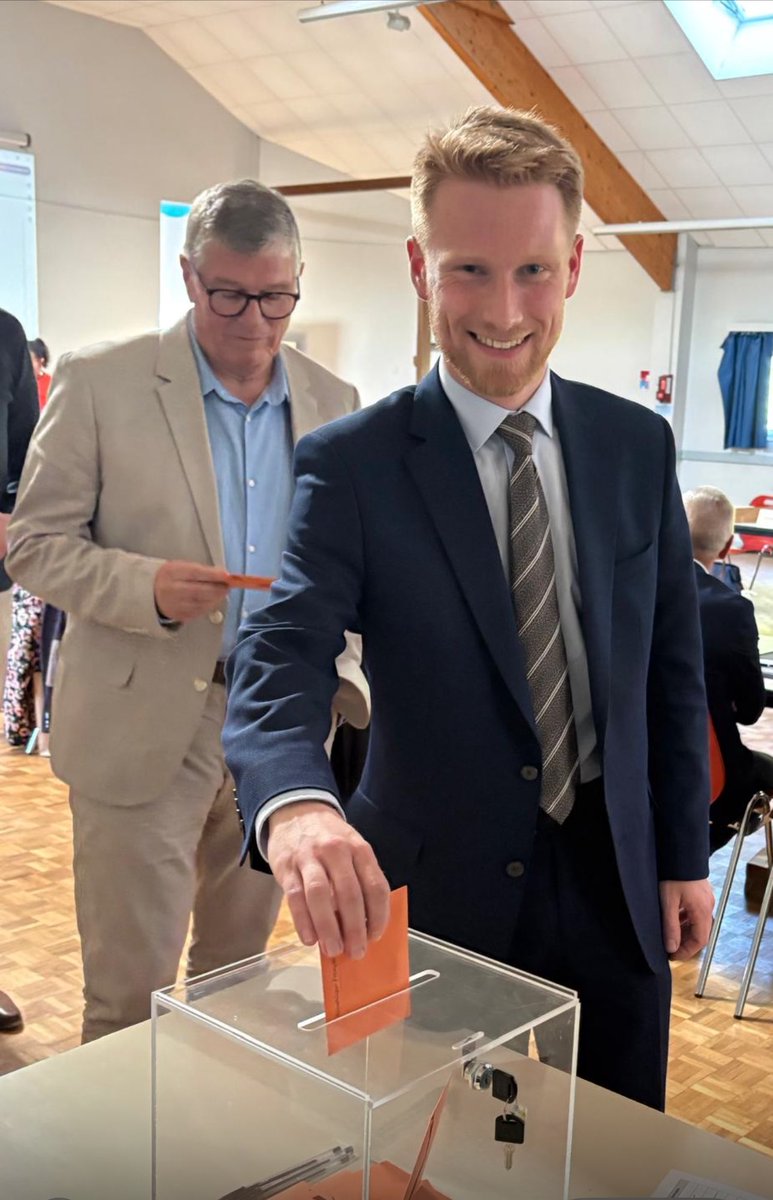 Bravo à Romain Lemoigne, maire de La Flèche, qui vient d’être élu président de la communauté de communes de La Flèche.

Une grande victoire politique qui démontre l’adéquation des idées du RN avec les attentes des élus locaux dans la Sarthe et en France.
