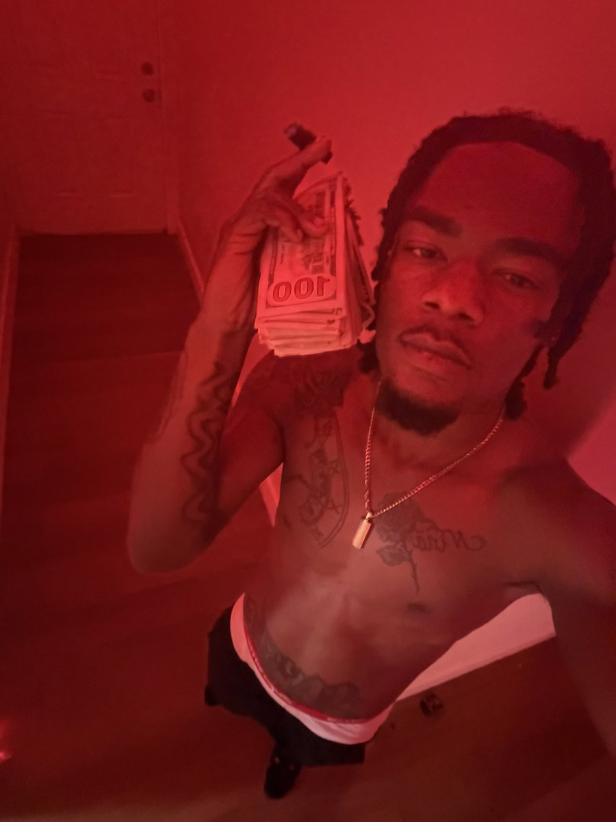 da biggest!🥱 tweet media