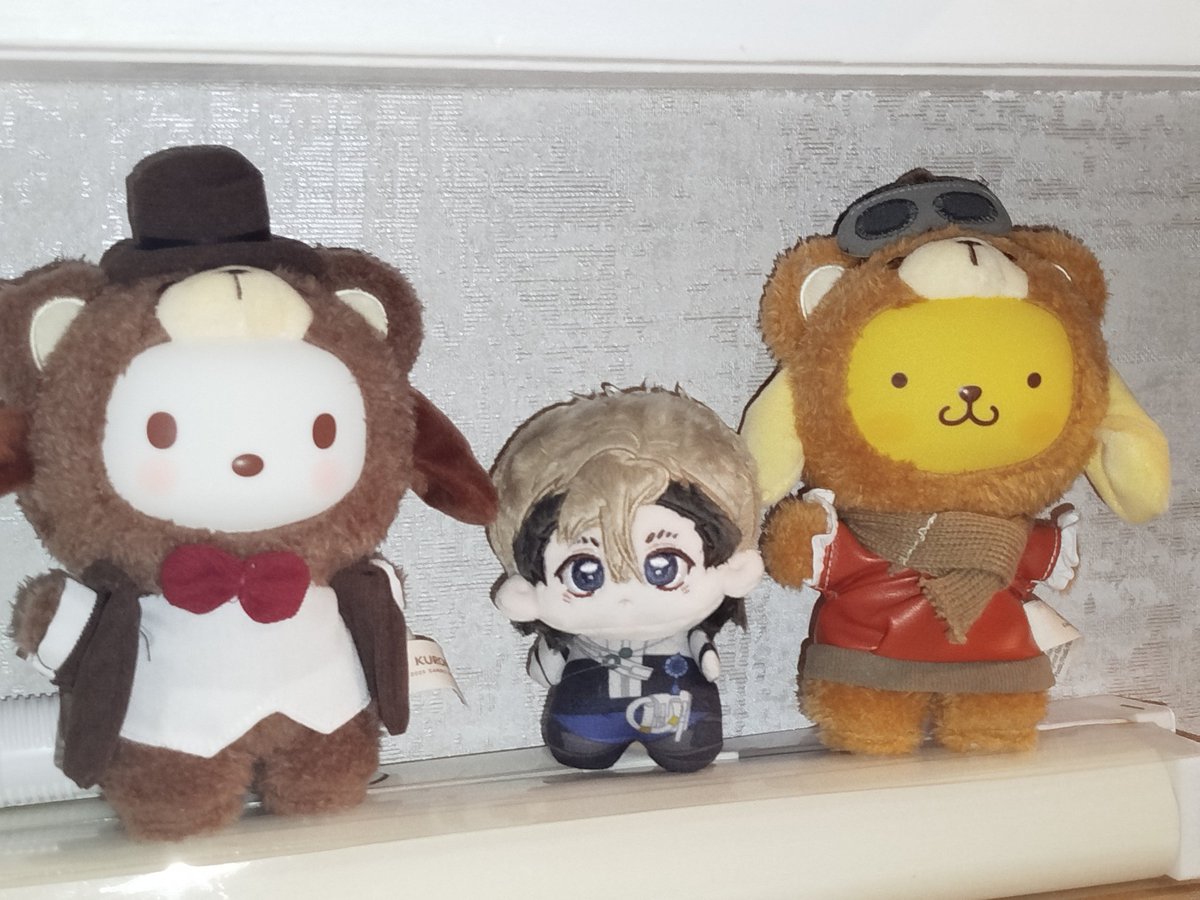 And look at our little zanny-pooh and his older brothers
(Zankas ass didn't want t'go home for 1.5 months)