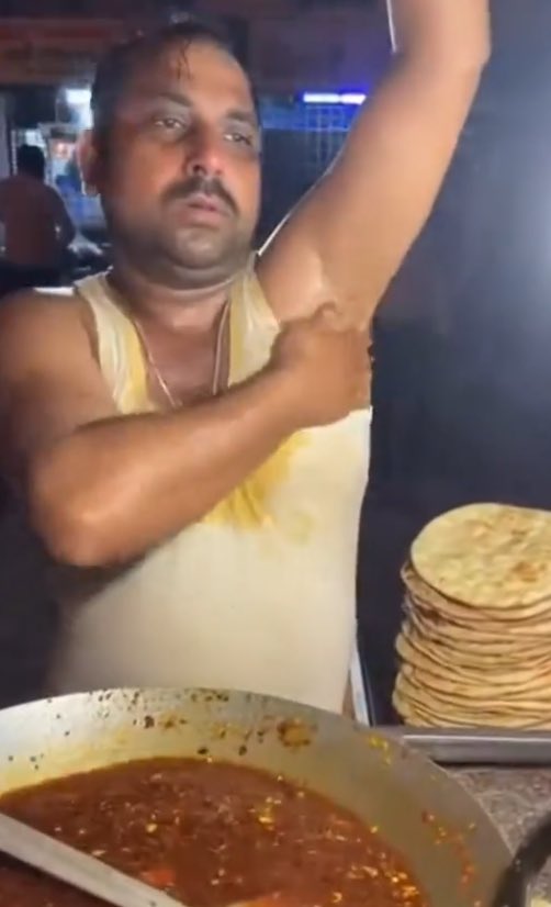 King Julien tweet media