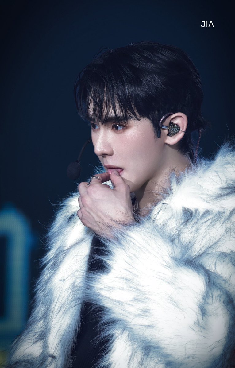 1119_jiajia's tweet image. 「🗯️♥️」
หน้าตาเท่ๆ แต่จริงๆ กำลังกังวลเรื่องขนเสื้อ 🤣
#kasibook @kasibook