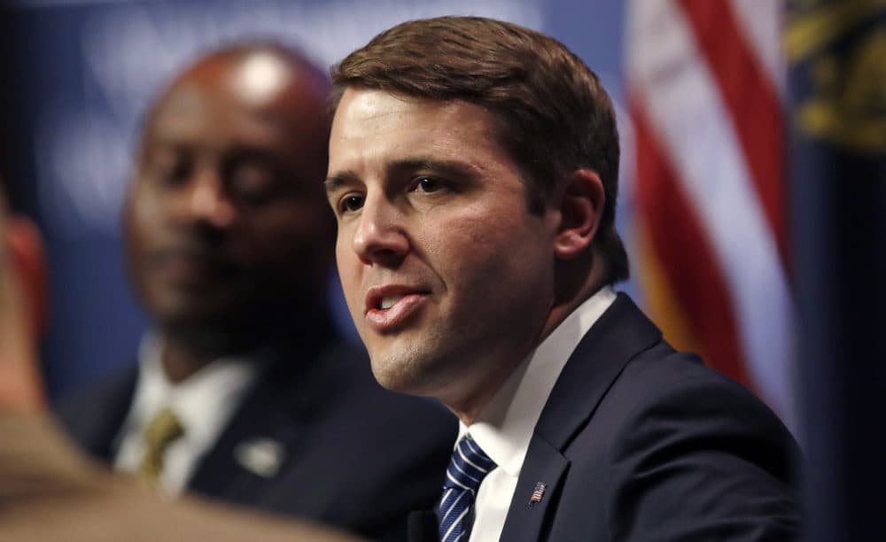 PpollingNumbers's tweet image. New - Senate poll - New Hampshire 

🔵 Pappas 49%
🔴 Sununu 42%

UNH #B - RV - 4/21