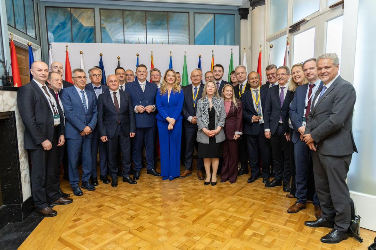 GERambMNE's tweet photo. First ever #BerlinProcess Ministerial Energy Forum chaired by 🇲🇪 Energy Min Šahmanović in Tivat. Key outcomes: agreement on need to speed up coal phasing-out. Commitment to complete WB electricity market coupling. IFIs need bankable projects to help address huge investment needs. https://t.co/q6UV6U9v3M