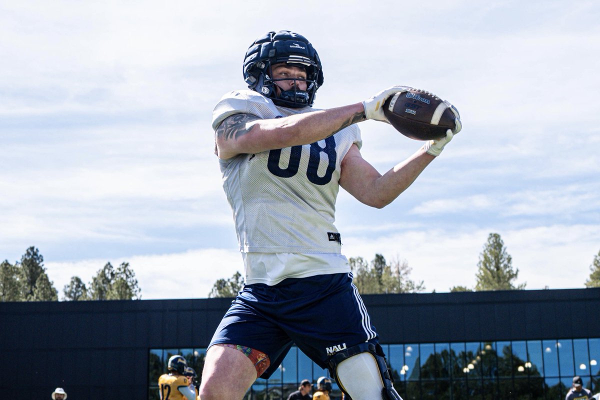 NAU_Football's tweet image. 14 of 14 ✅

Signing off from Spring Ball.

#RaiseTheFlag | #7KBuilt | #BigSkyFB