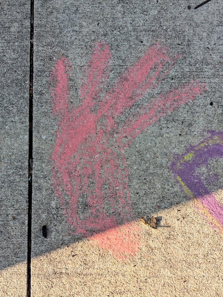 HelloGreedo's tweet photo. my daughter and i were doing sidewalk chalk. she was picking the prompts.

"draw your favorite fast food restaurant logo. i'm drawing chick fil a." - her

"i cant even picture their logo..." - me

"the foot." - her

"the foot?" - me

and now i can't unsee it. https://t.co/IcW5GeApWj