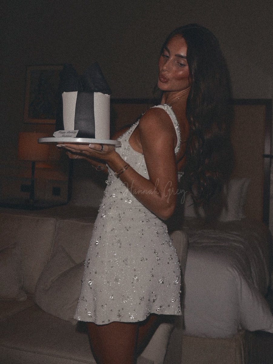 𝓗annah 𝓖rey » tweet media