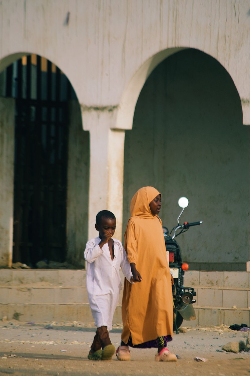 Ussy takes photographs. tweet media