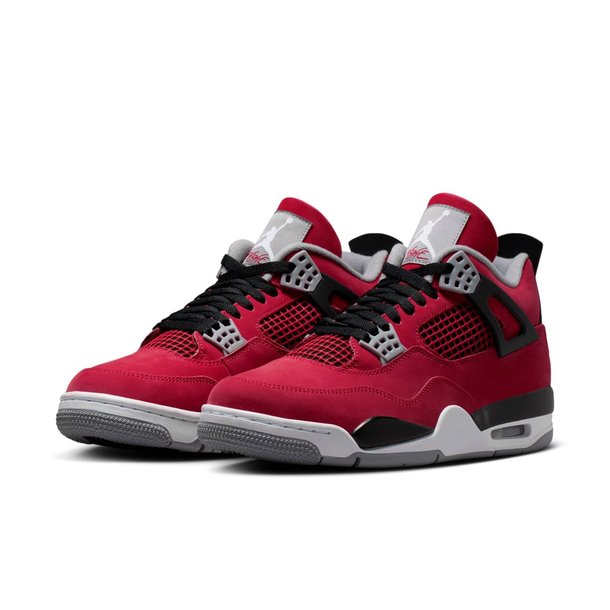 JustFreshKicks tweet media