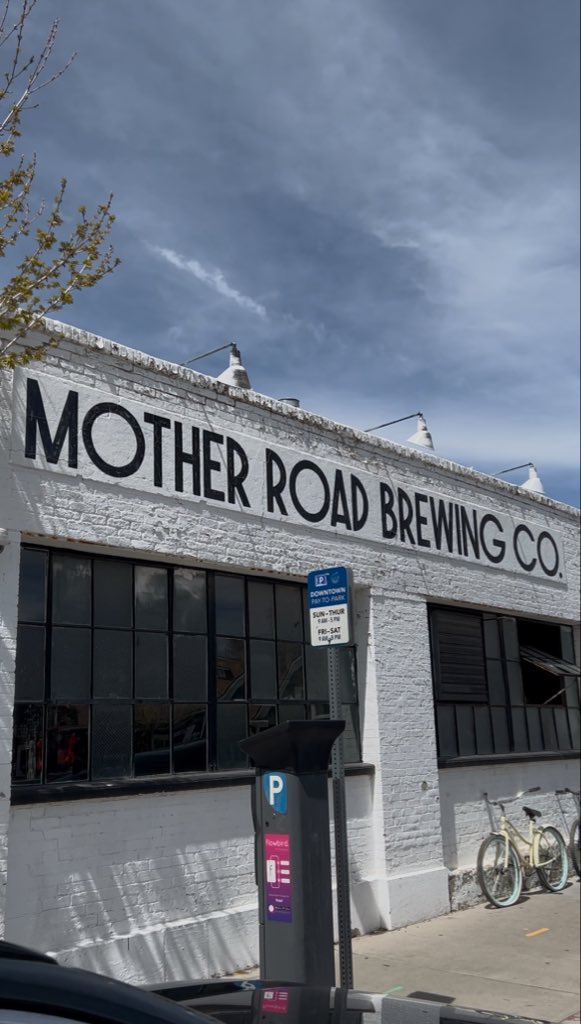 azfamily's tweet image. Flagstaff is home to one of the largest breweries in Arizona, Mother Road Brewing 🍺 It was great interviewing the team from their large taproom. All in a day’s work as we continue traveling across #Route66 #Flagstaff #Arizona